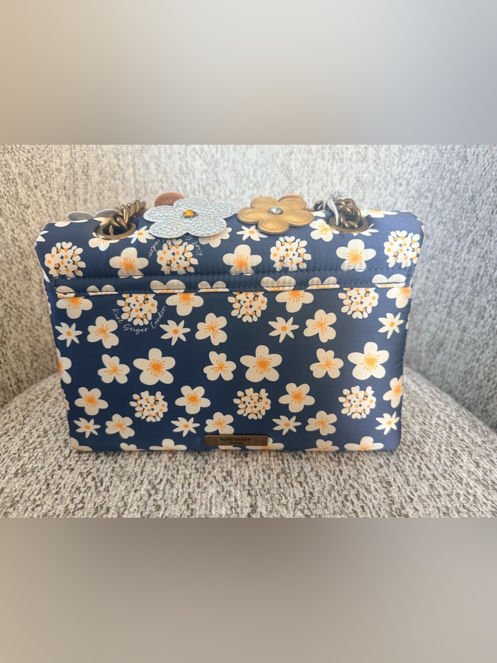 Kurt Geiger London Kensington Daisy Shoulder Bag Navy Blue 3D Floral NWT - Picture 3 of 12